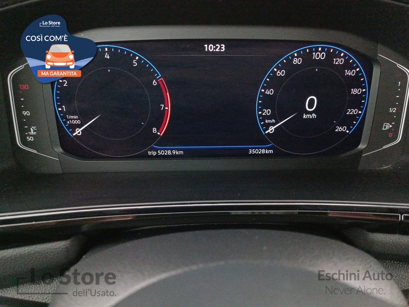 13 - Volkswagen T-Roc 0 tsi style 110cv