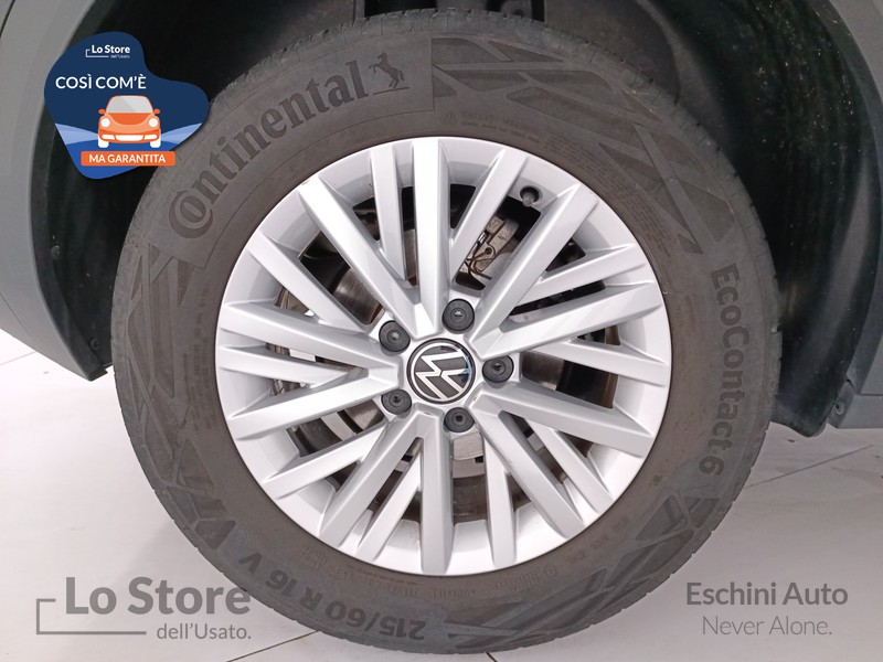 8 - Volkswagen T-Roc 1.0 tsi life 110cv