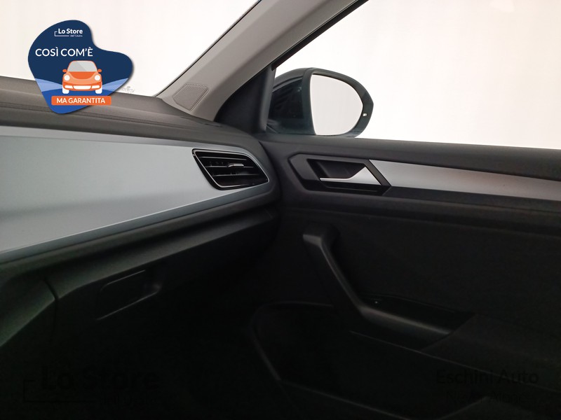 17 - Volkswagen T-Roc 1.5 tsi life dsg