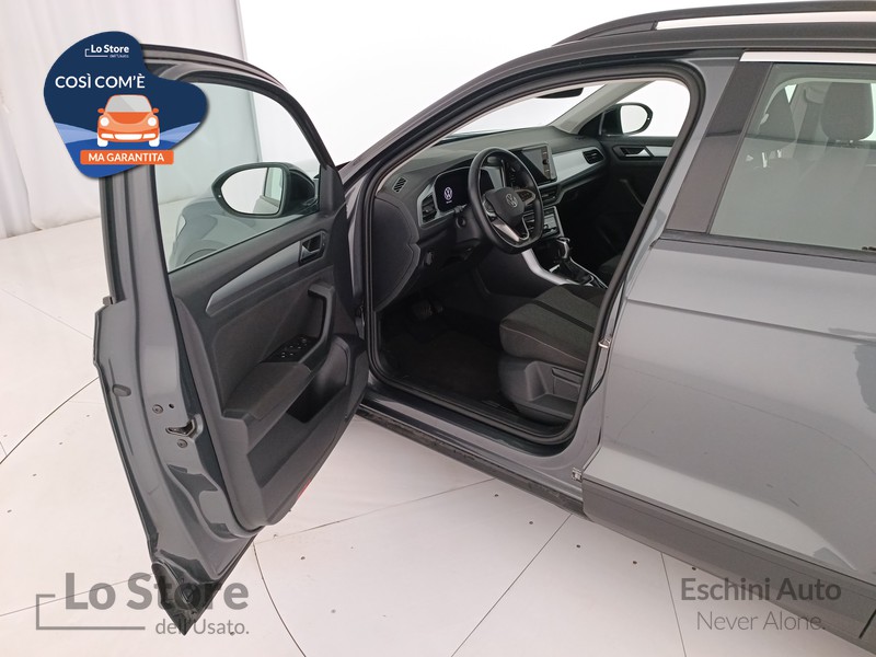 18 - Volkswagen T-Roc 1.5 tsi life dsg