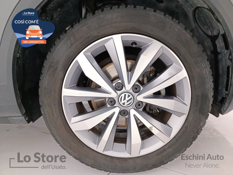 8 - Volkswagen T-Roc 1.0 tsi style 115cv