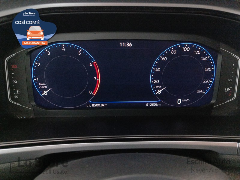 13 - Volkswagen T-Roc 1.0 tsi life 110cv