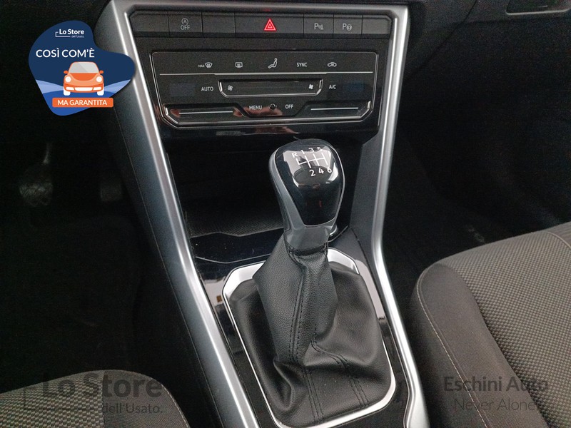 16 - Volkswagen T-Roc 1.0 tsi life 110cv