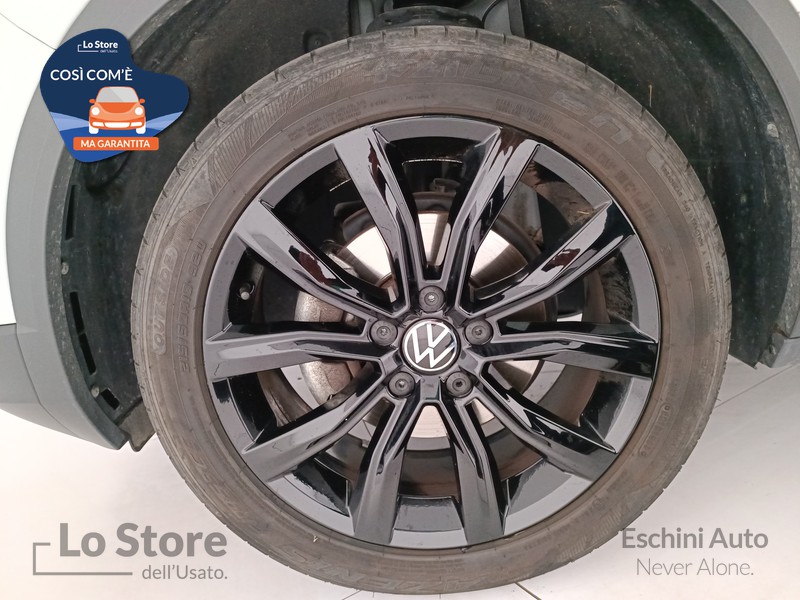 8 - Volkswagen T-Roc 1.0 tsi life 110cv