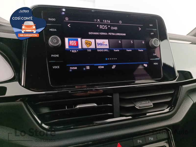 14 - Volkswagen T-Roc 1.0 tsi r-line 115cv