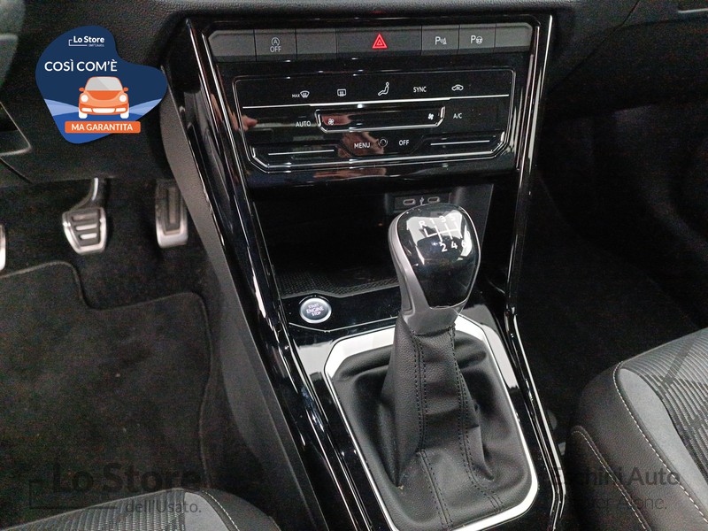 16 - Volkswagen T-Roc 1.0 tsi r-line 115cv