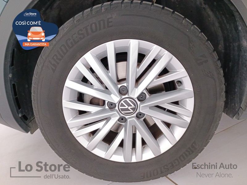 8 - Volkswagen T-Roc 1.0 tsi life 110cv