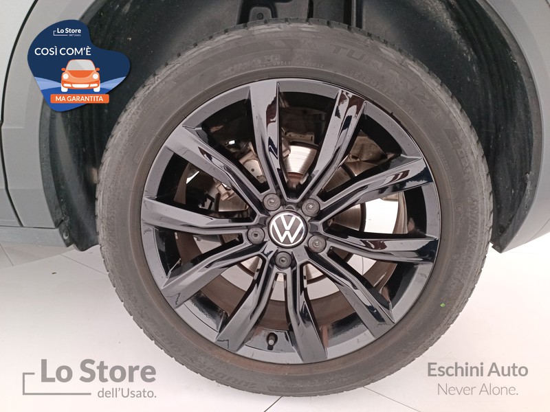 8 - Volkswagen T-Roc 1.0 tsi life 110cv