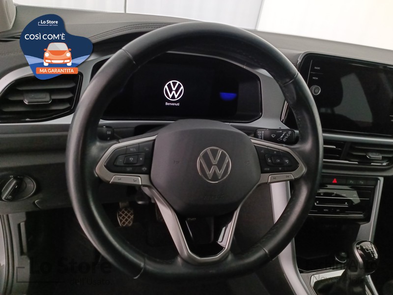 12 - Volkswagen T-Roc 1.0 tsi life 110cv