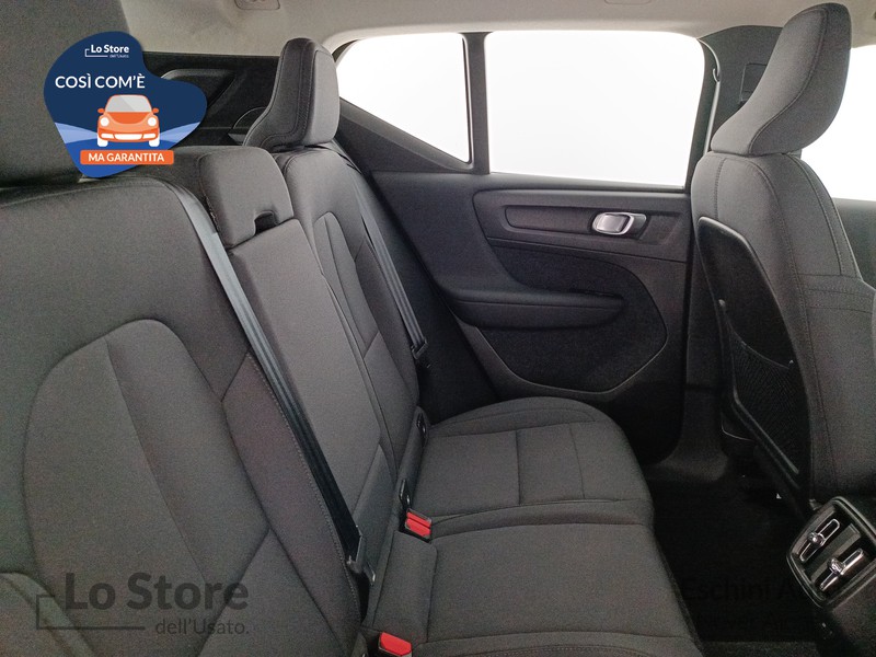 9 - Volvo XC40 1.5 t2 momentum auto my21