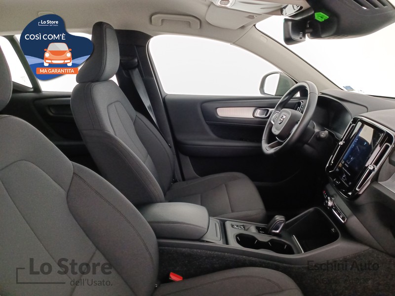 10 - Volvo XC40 1.5 t2 momentum auto my21