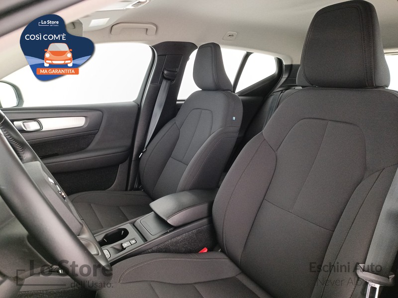 15 - Volvo XC40 1.5 t2 momentum auto my21
