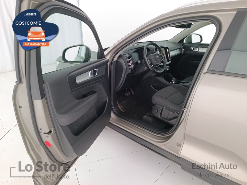 18 - Volvo XC40 1.5 t2 momentum auto my21