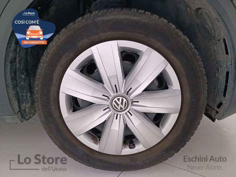 8 - Volkswagen T-Roc 1.0 tsi life 110cv
