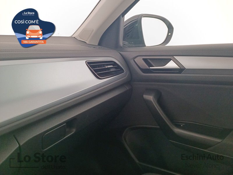 17 - Volkswagen T-Roc 1.0 tsi life 110cv