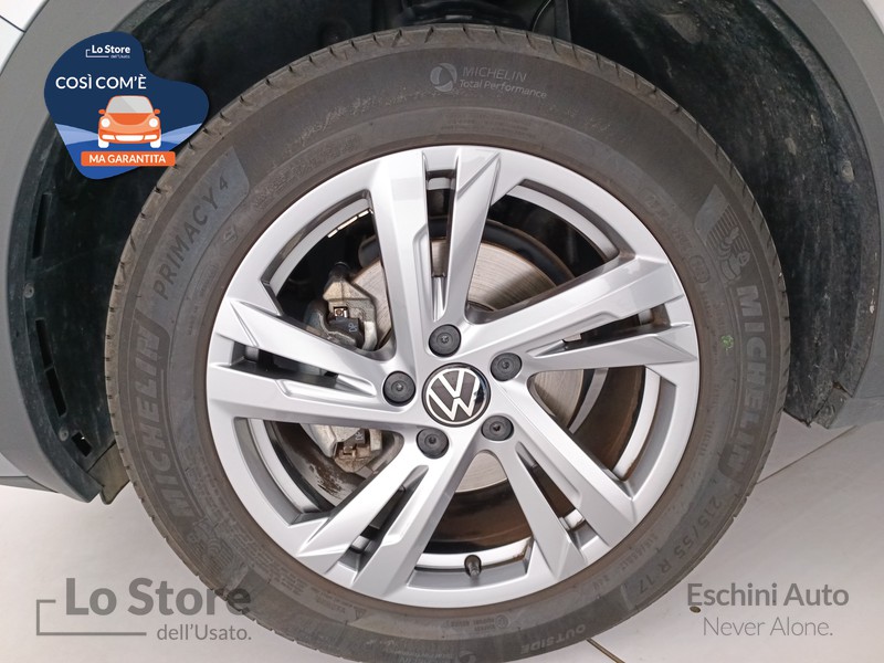 8 - Volkswagen T-Roc 1.5 tsi r-line dsg