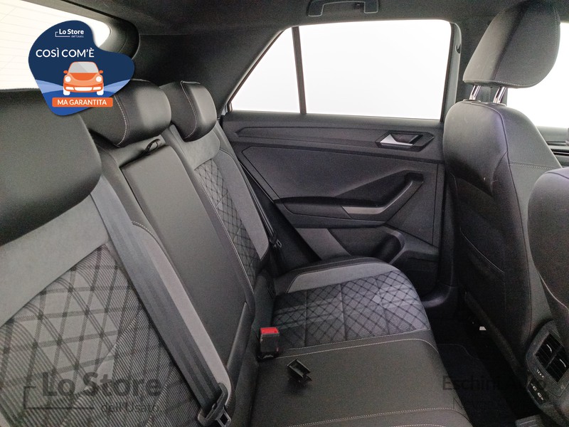 9 - Volkswagen T-Roc 1.5 tsi r-line dsg