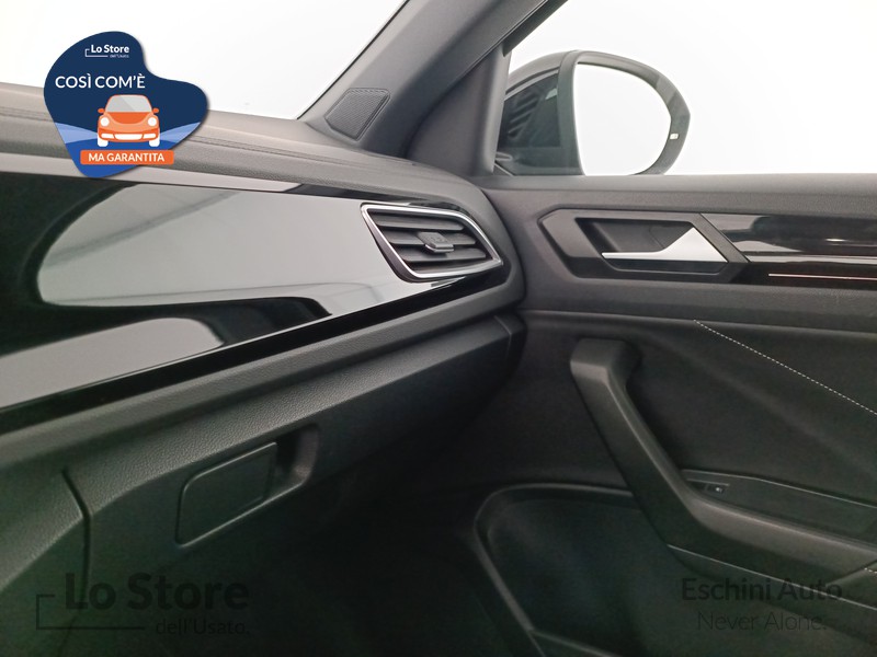 17 - Volkswagen T-Roc 1.5 tsi r-line dsg