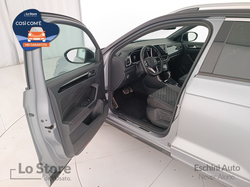 18 - Volkswagen T-Roc 1.5 tsi r-line dsg