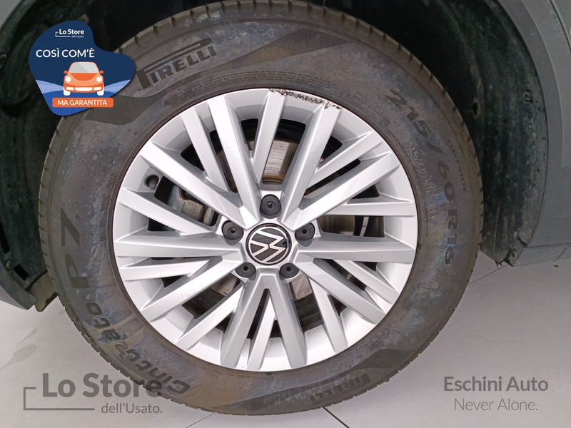 8 - Volkswagen T-Roc 1.5 tsi life dsg