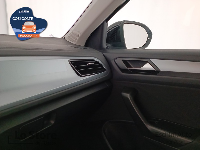 17 - Volkswagen T-Roc 1.5 tsi life dsg