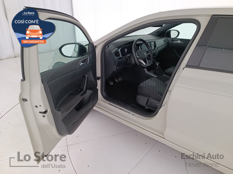 18 - Volkswagen Taigo 1.0 tsi r-line 110cv