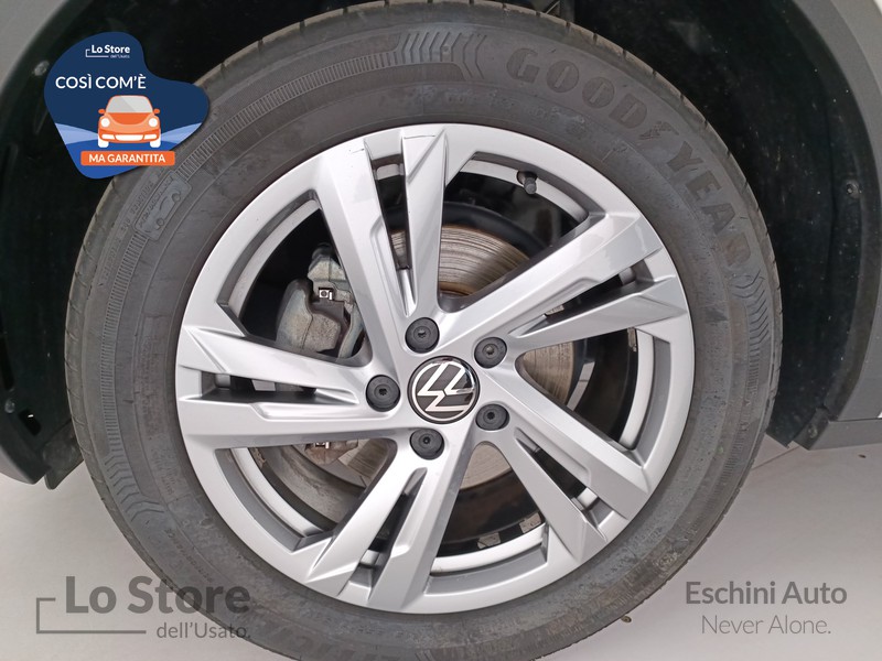 8 - Volkswagen T-Roc 1.0 tsi r-line 110cv