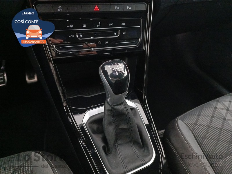 16 - Volkswagen T-Roc 1.0 tsi r-line 110cv