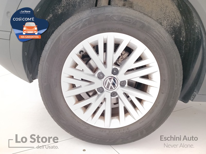 8 - Volkswagen T-Roc 1.5 tsi life dsg