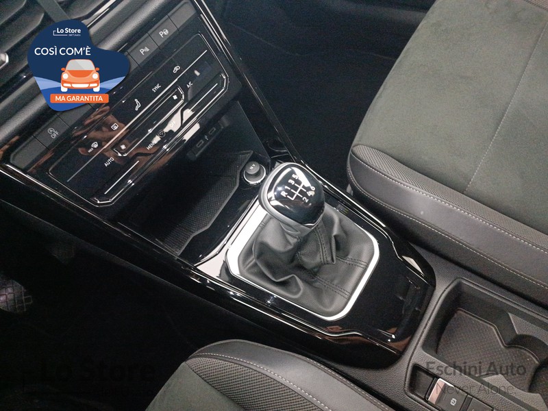 16 - Volkswagen T-Roc 1.0 tsi style 110cv