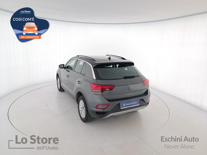 6 - Volkswagen T-Roc 1.0 tsi life 110cv