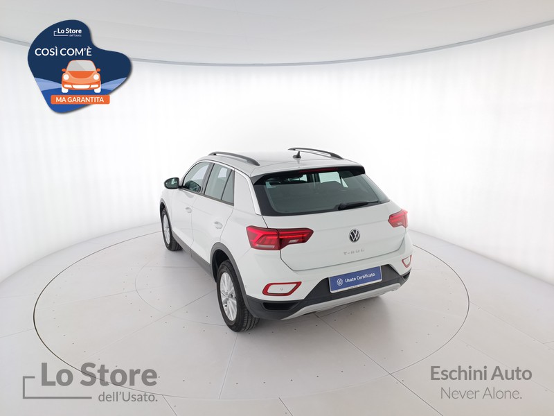 6 - Volkswagen T-Roc 1.0 tsi life 110cv