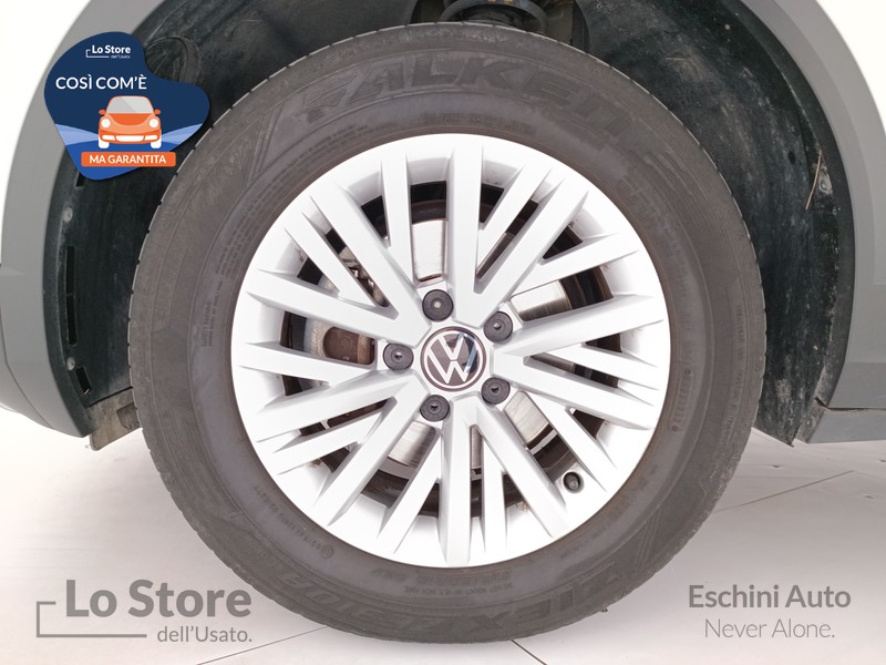 8 - Volkswagen T-Roc 1.0 tsi life 110cv