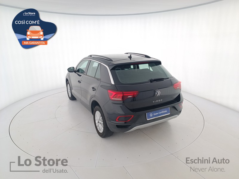 6 - Volkswagen T-Roc 1.0 tsi life 110cv