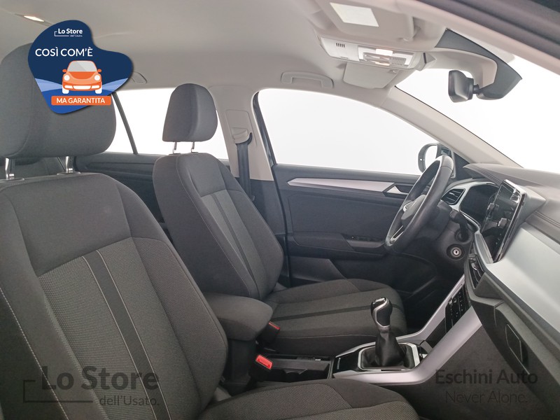 10 - Volkswagen T-Roc 1.0 tsi life 110cv