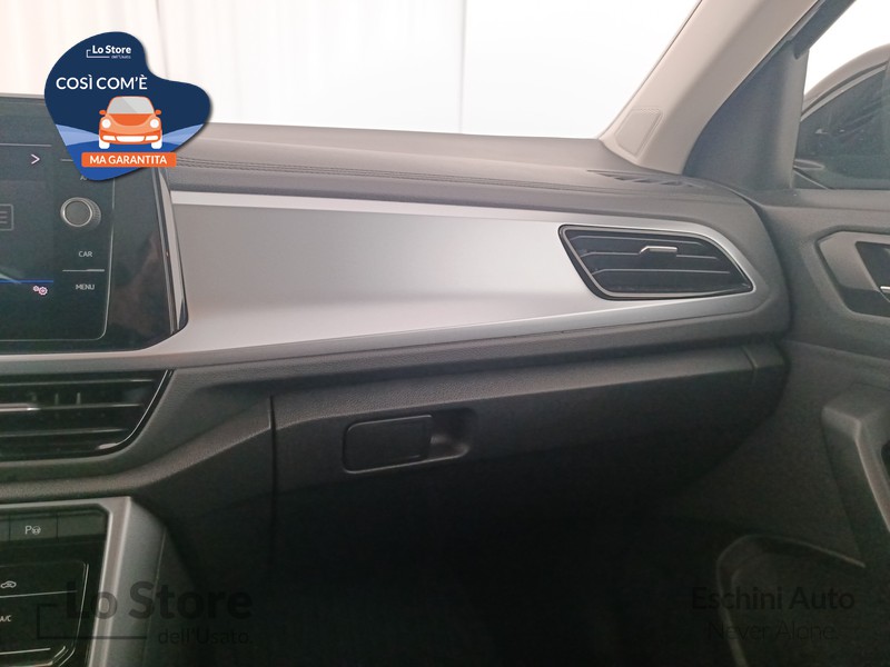 17 - Volkswagen T-Roc 1.0 tsi life 110cv