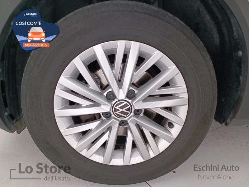 8 - Volkswagen T-Roc 1.0 tsi life 110cv