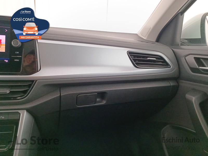 17 - Volkswagen T-Roc 1.0 tsi life 110cv