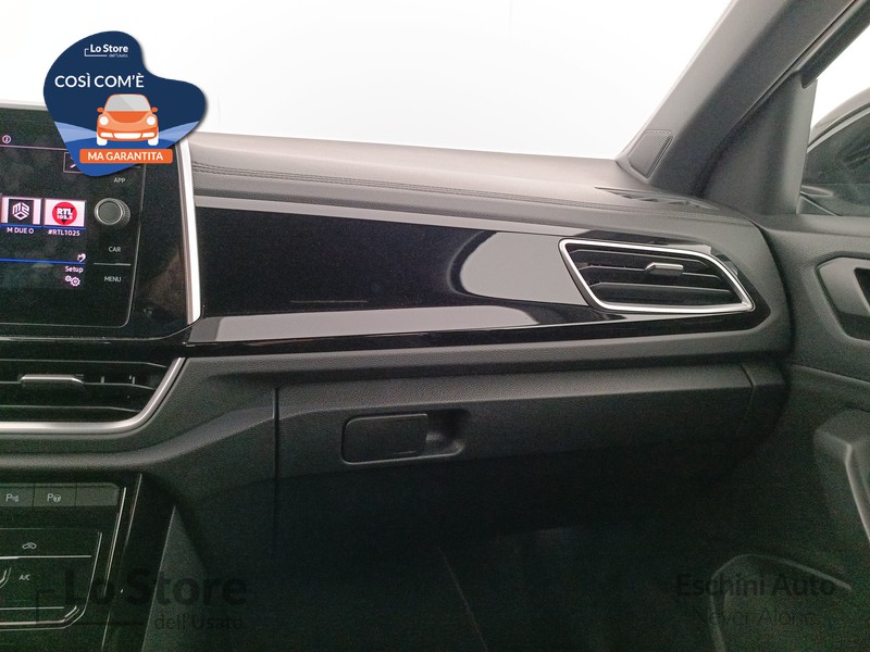 17 - Volkswagen T-Roc 2.0 tdi r-line 150cv dsg
