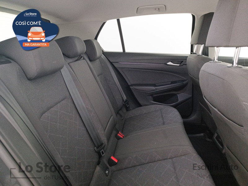 9 - Volkswagen Golf 1.5 tgi life 130cv