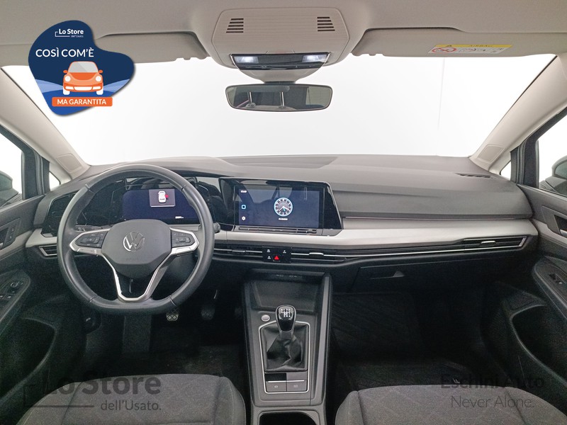 11 - Volkswagen Golf 1.5 tgi life 130cv