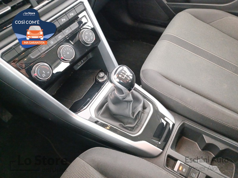 16 - Volkswagen T-Roc 1.0 tsi life 110cv