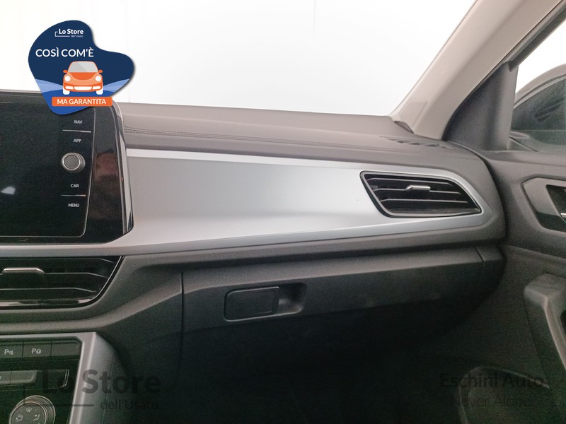 17 - Volkswagen T-Roc 1.0 tsi life 110cv