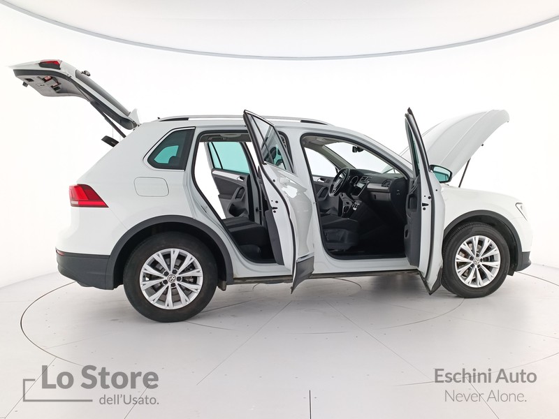 9 - Volkswagen Tiguan 2.0 tdi style 150cv dsg