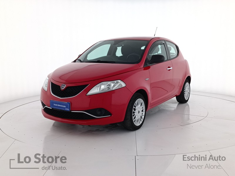 1 - Lancia Ypsilon 1.2 silver 69cv