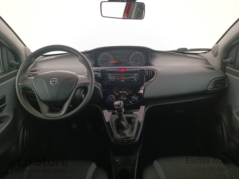 11 - Lancia Ypsilon 1.2 silver 69cv