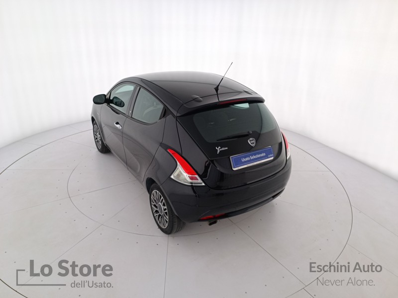 6 - Lancia Ypsilon 1.2 mya 69cv