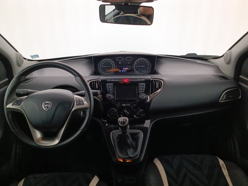 12 - Lancia Ypsilon 1.2 mya 69cv