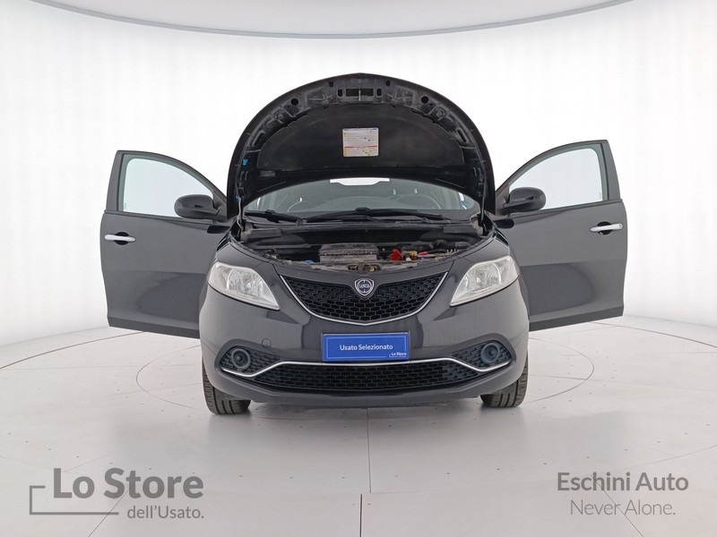 22 - Lancia Ypsilon 1.2 mya 69cv