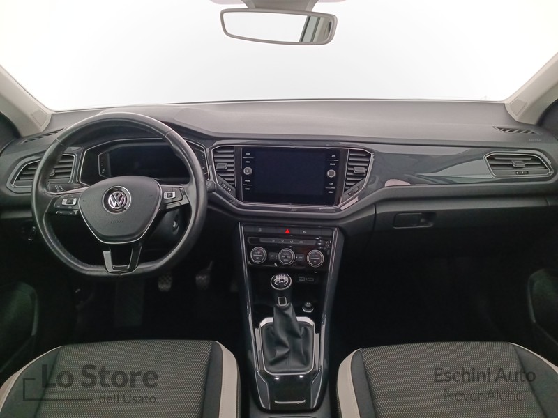 12 - Volkswagen T-Roc 1.6 tdi advanced